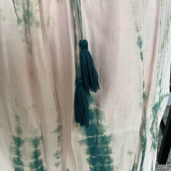 🏝 LuLu’s Tie-Dyed Maxi Dress 🏝 - Picture 8 of 11